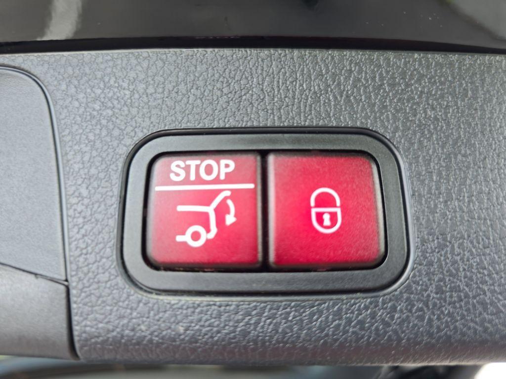 used 2025 Mercedes-Benz GLB 250 car, priced at $45,832