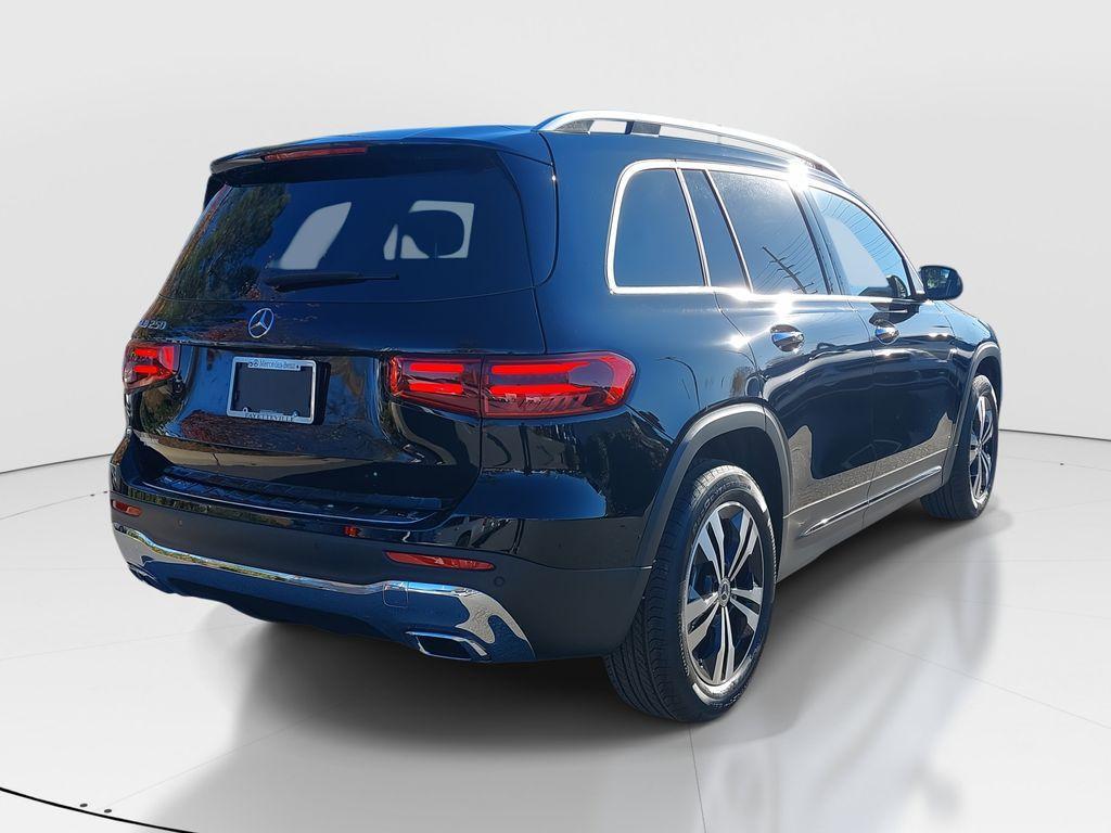 new 2025 Mercedes-Benz GLB 250 car, priced at $47,145