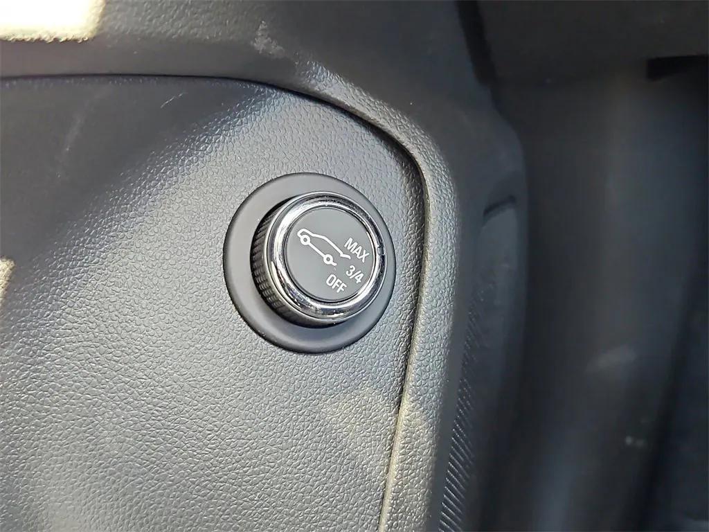 new 2025 Chevrolet TrailBlazer car, priced at $34,180