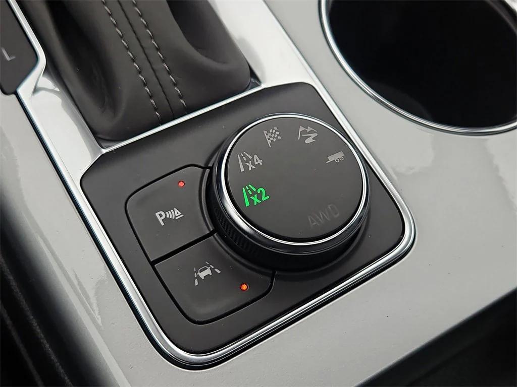 new 2025 Chevrolet Blazer car, priced at $46,985