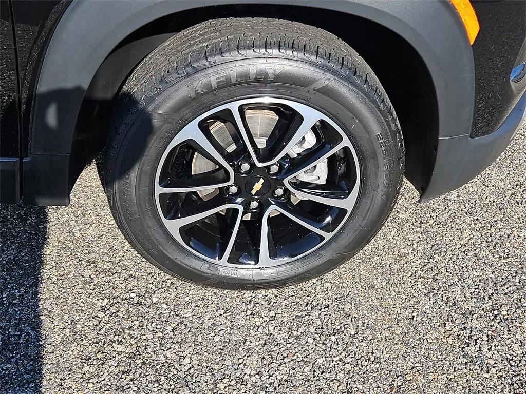 used 2024 Chevrolet TrailBlazer car, priced at $25,650