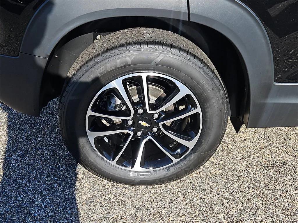 used 2024 Chevrolet TrailBlazer car, priced at $25,987