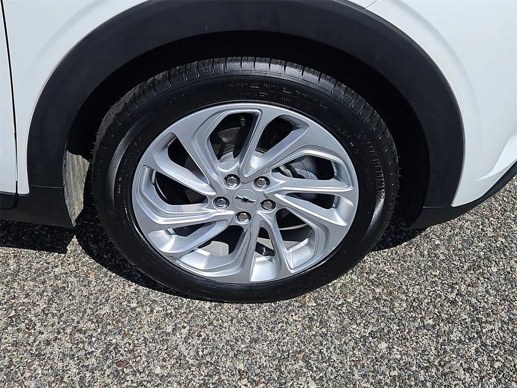 used 2022 Chevrolet Bolt EUV car, priced at $19,987