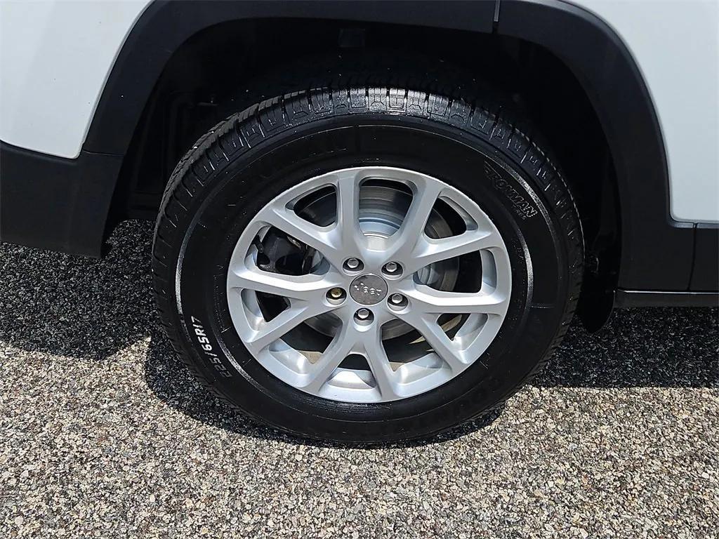 used 2017 Jeep Cherokee car, priced at $11,987