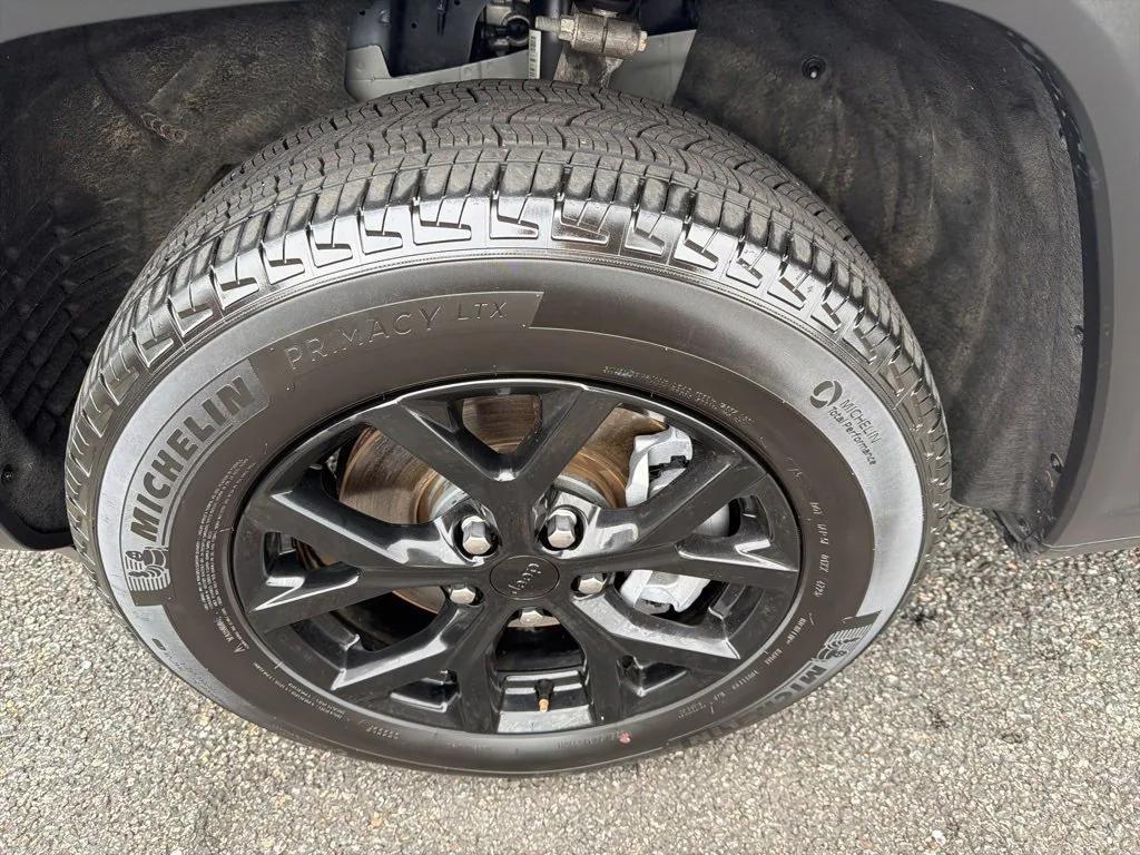 used 2024 Jeep Grand Cherokee L car, priced at $30,887