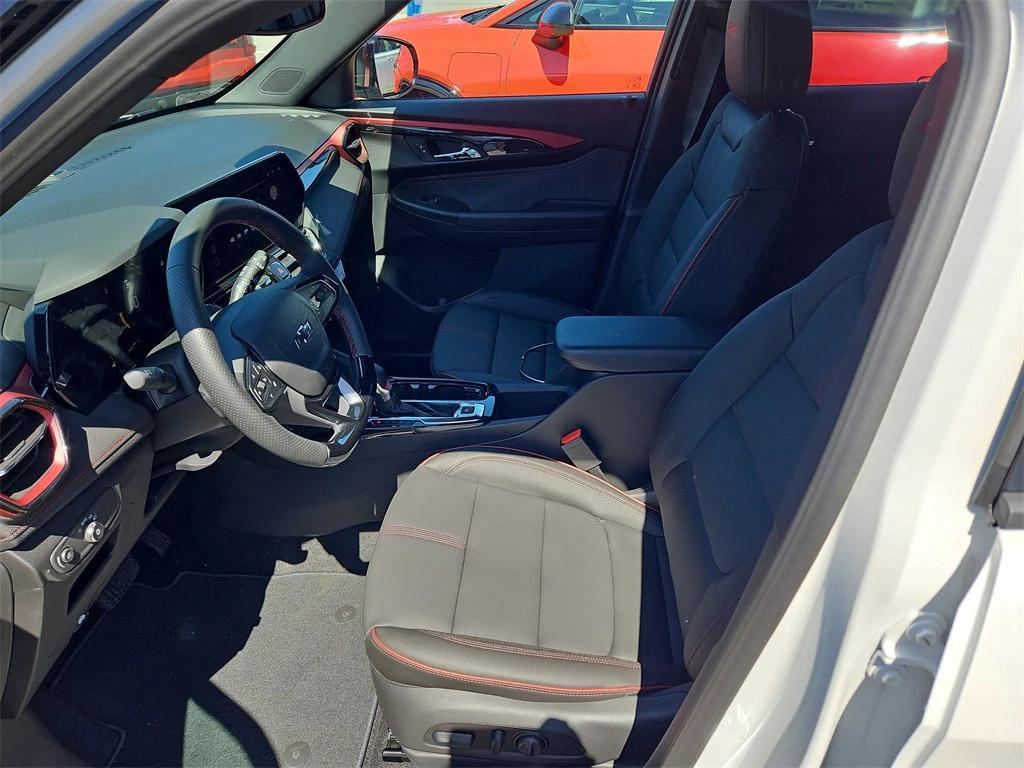 new 2025 Chevrolet TrailBlazer car, priced at $33,825