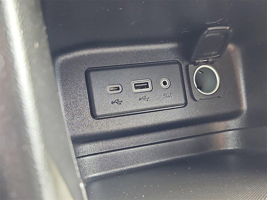 used 2022 Chevrolet Equinox car, priced at $21,387