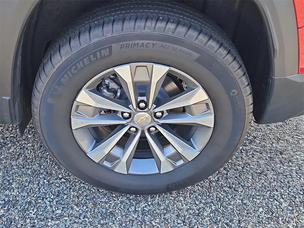 used 2025 Chevrolet Equinox car, priced at $30,987