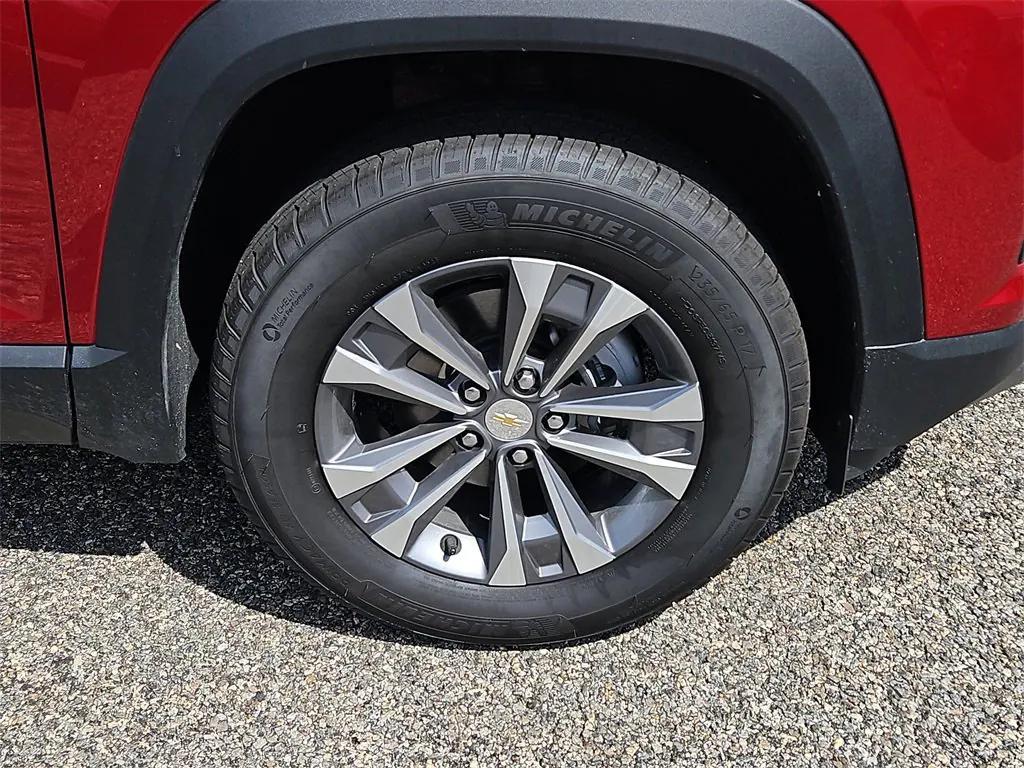 used 2025 Chevrolet Equinox car, priced at $30,987