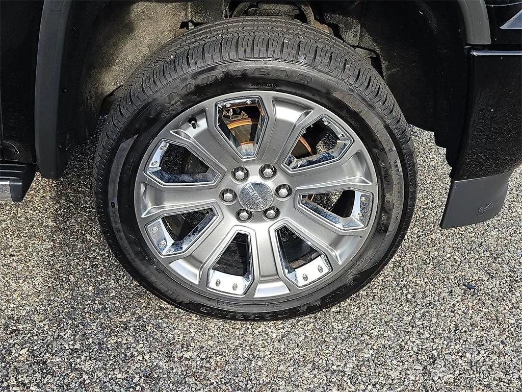 used 2018 GMC Sierra 1500 car, priced at $30,787