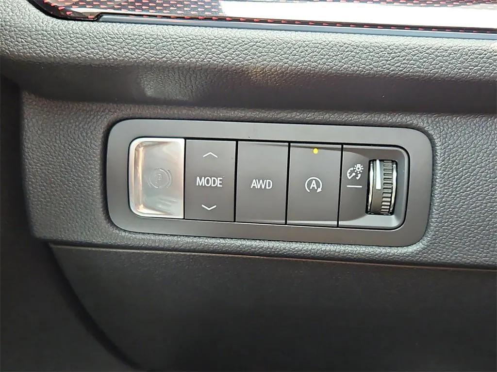 new 2026 Chevrolet Traverse car, priced at $51,094