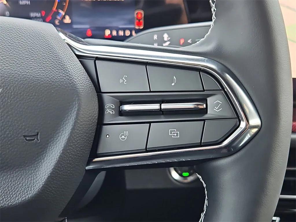new 2025 Chevrolet Traverse car, priced at $49,660