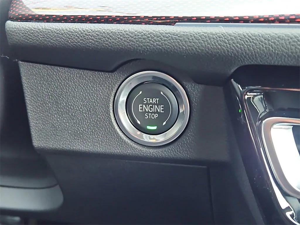 new 2025 Chevrolet Traverse car, priced at $49,660
