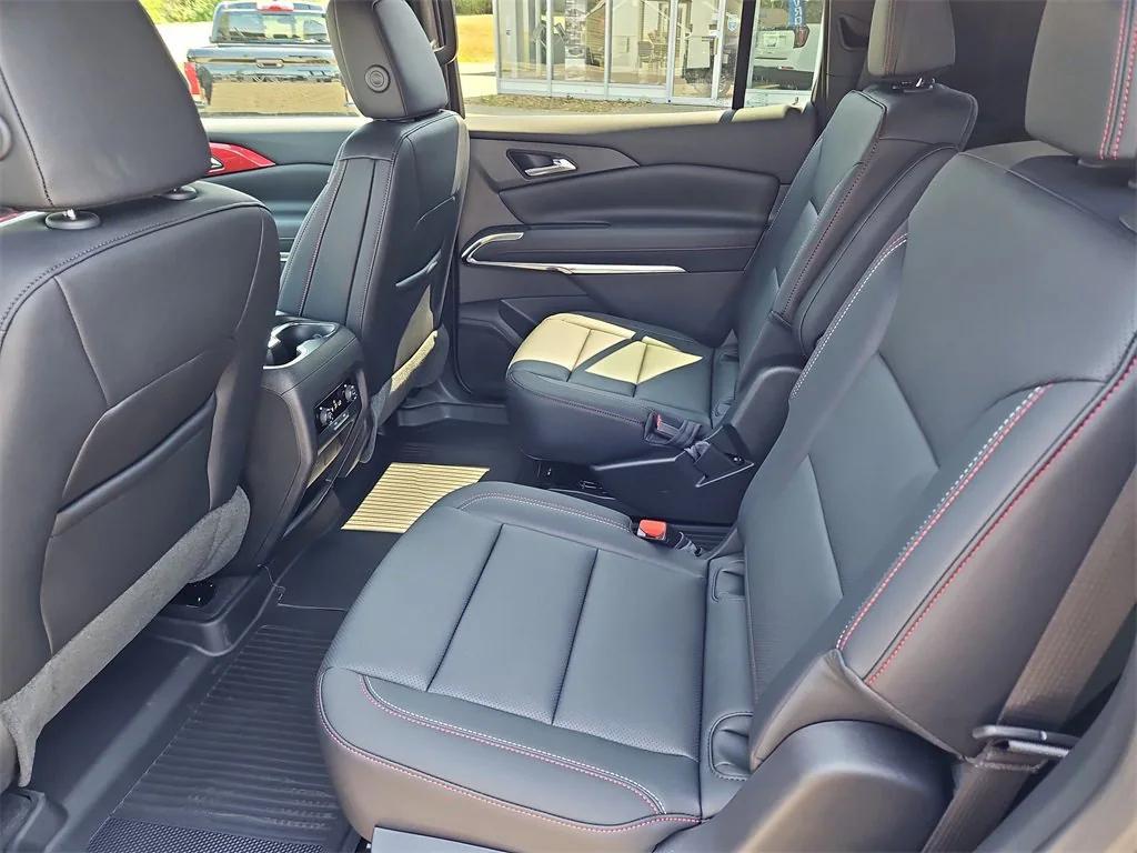 new 2025 Chevrolet Traverse car, priced at $49,660