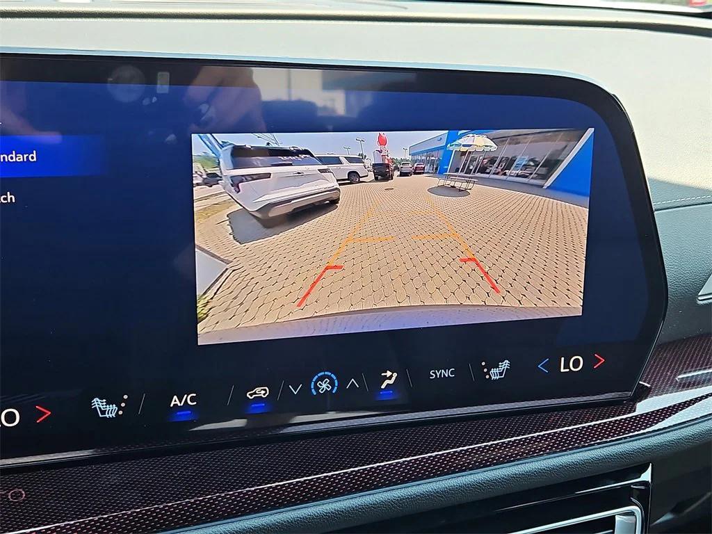 new 2025 Chevrolet Traverse car, priced at $49,660