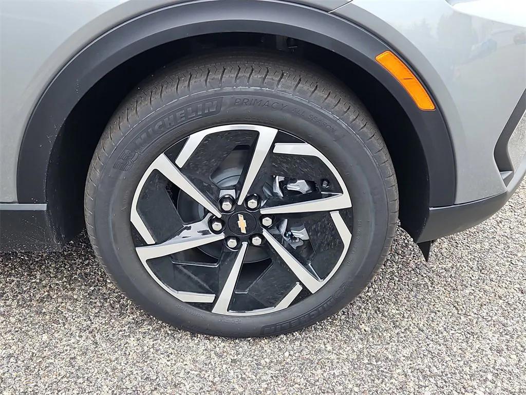 new 2026 Chevrolet Equinox EV car, priced at $34,390