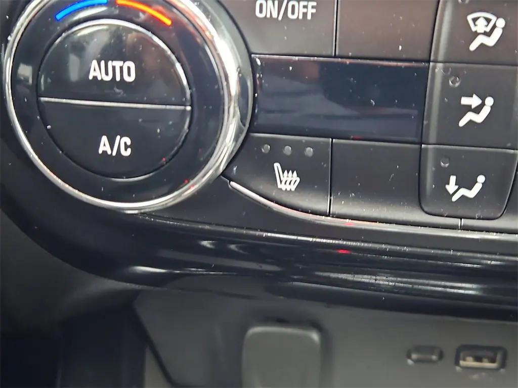 used 2025 Chevrolet Trax car, priced at $22,987