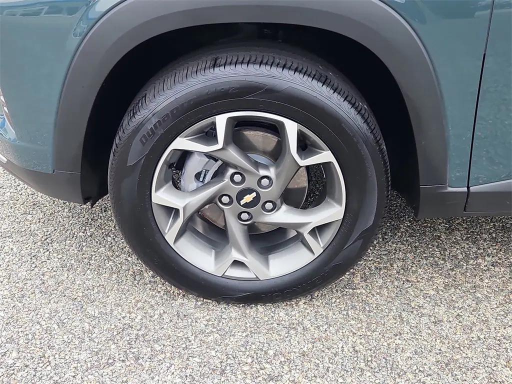 used 2025 Chevrolet Trax car, priced at $22,987