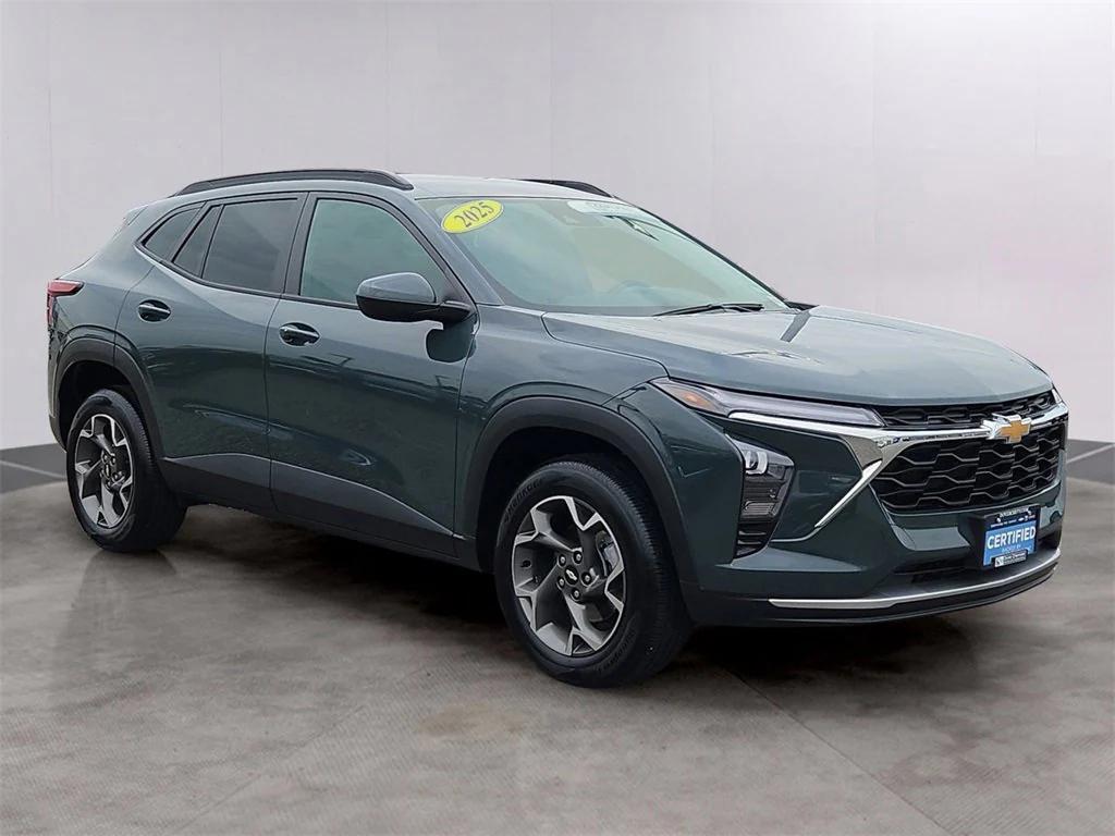 used 2025 Chevrolet Trax car, priced at $22,987