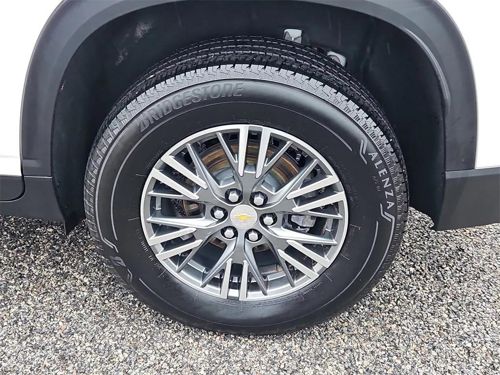 used 2024 Chevrolet Traverse car, priced at $42,487