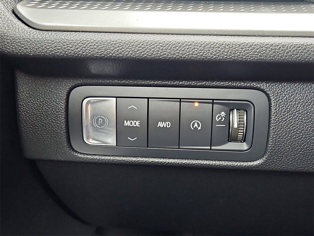 used 2024 Chevrolet Traverse car, priced at $42,487