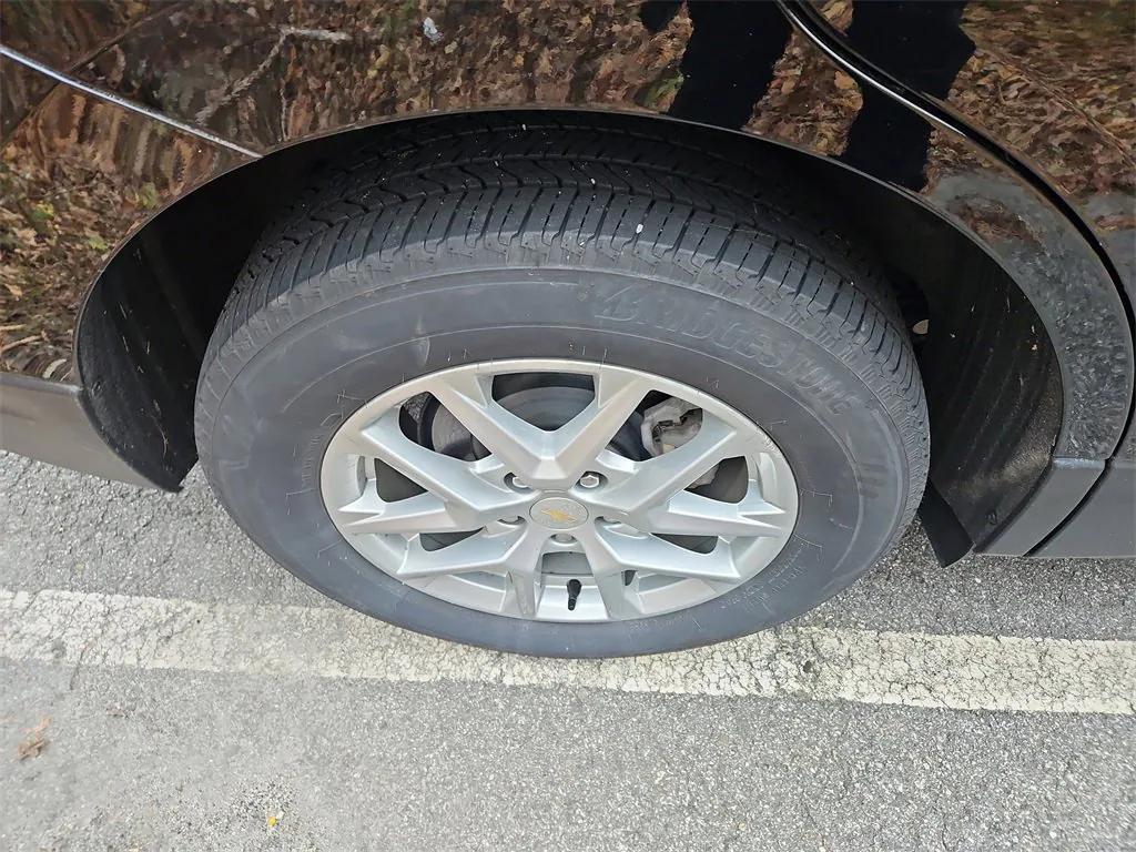 used 2022 Chevrolet Equinox car, priced at $21,987