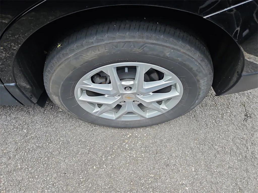 used 2022 Chevrolet Equinox car, priced at $21,987