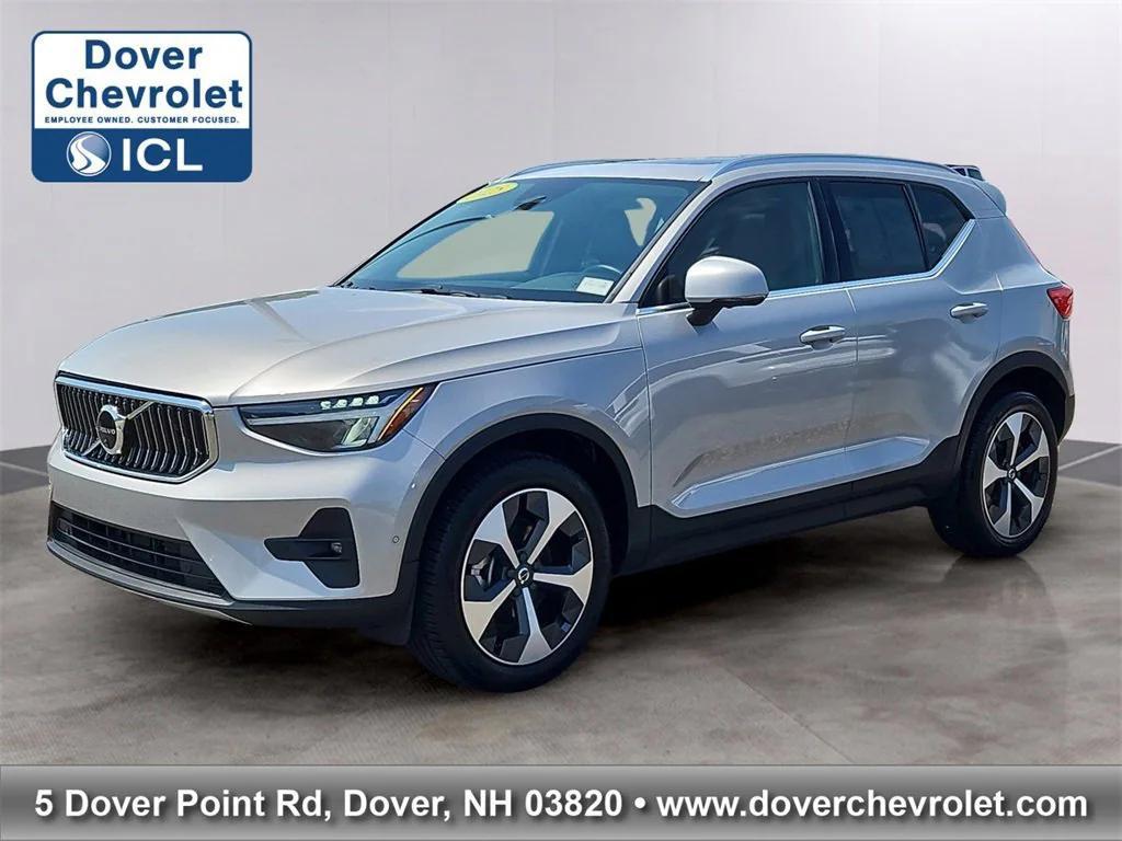 used 2025 Volvo XC40 car, priced at $32,487