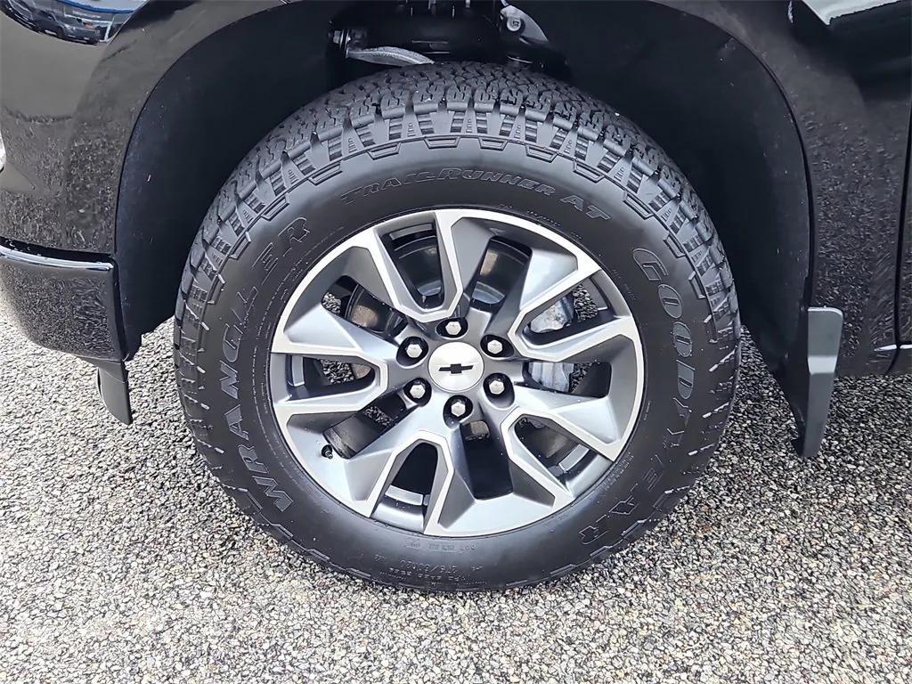 used 2025 Chevrolet Silverado 1500 car, priced at $54,987