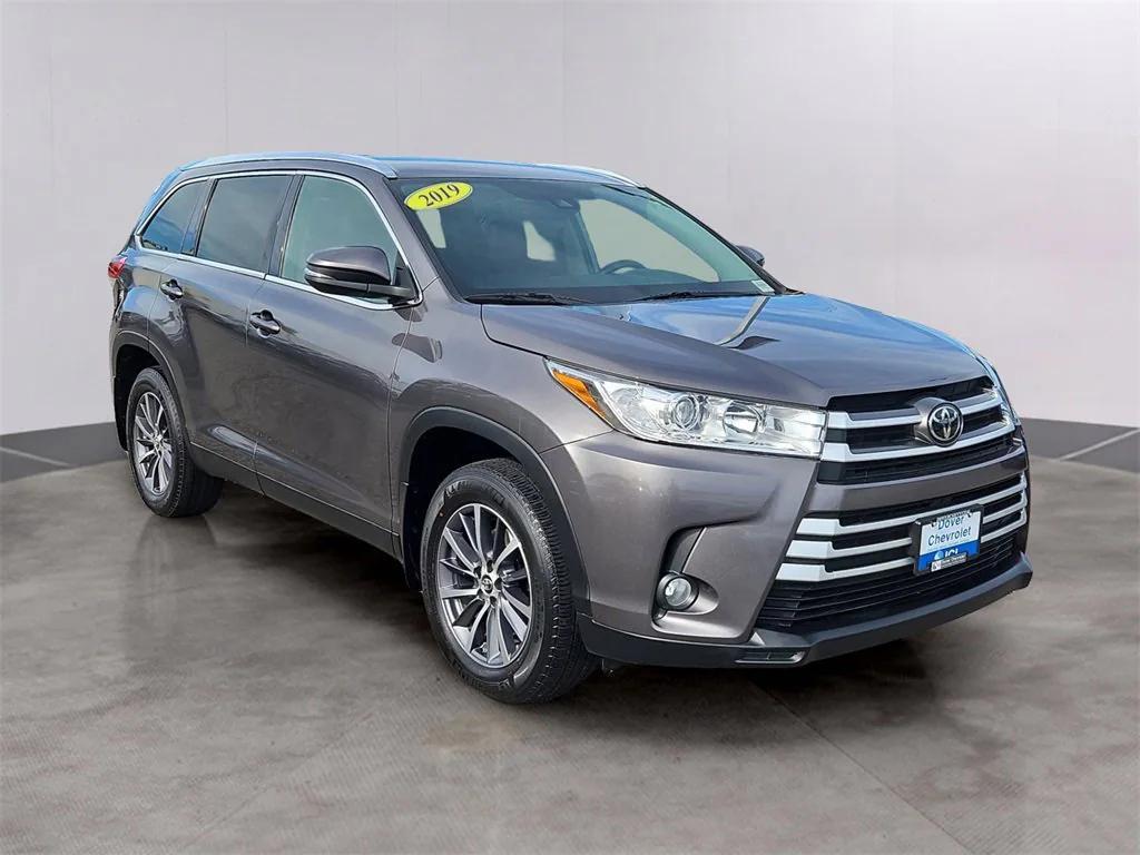 used 2019 Toyota Highlander car, priced at $29,987