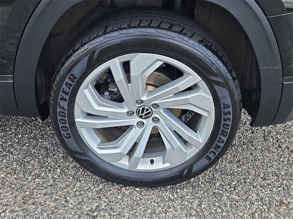 used 2021 Volkswagen Atlas car, priced at $25,887