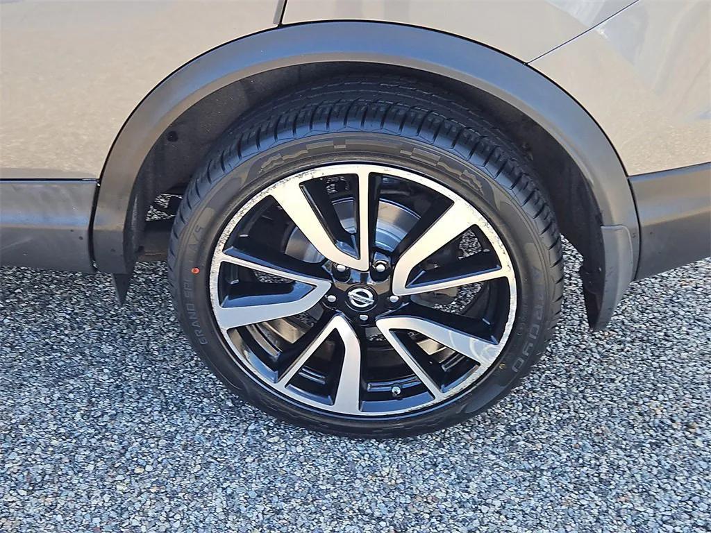 used 2019 Nissan Rogue Sport car, priced at $17,487