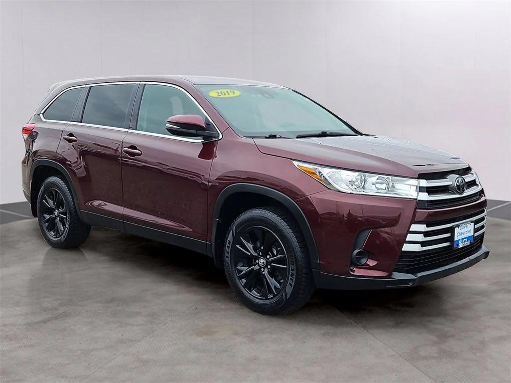 used 2019 Toyota Highlander car, priced at $24,787