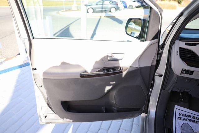 used 2020 Toyota Sienna car, priced at $25,573