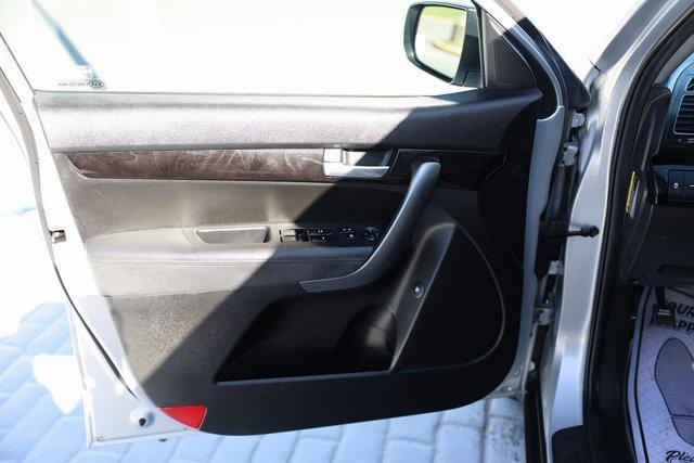 used 2014 Kia Sorento car, priced at $9,441