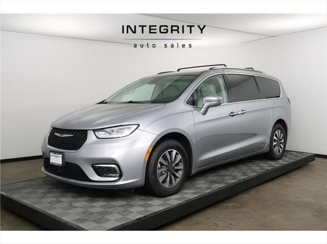 used 2021 Chrysler Pacifica car, priced at $21,999