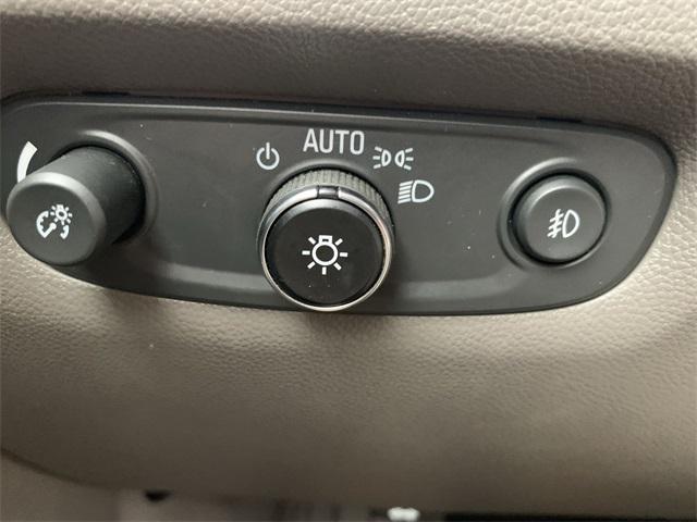used 2021 Chevrolet Traverse car, priced at $24,000
