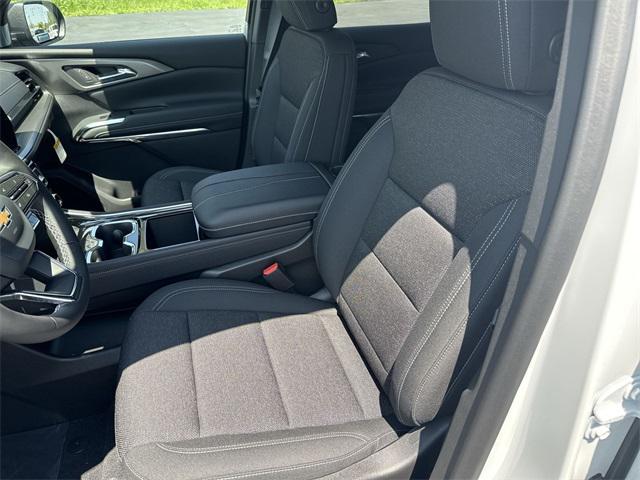 new 2025 Chevrolet Traverse car, priced at $39,070
