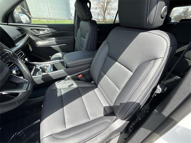 new 2025 Chevrolet Traverse car, priced at $40,542