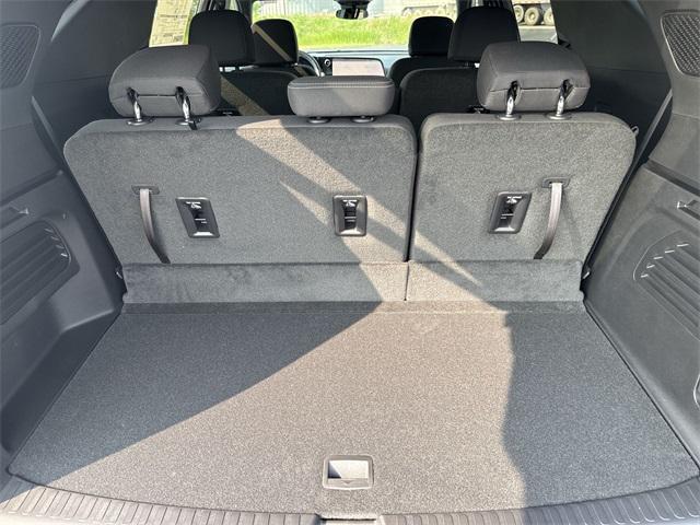 new 2025 Chevrolet Traverse car, priced at $39,070