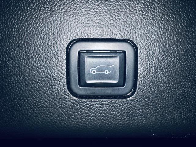 used 2022 Chevrolet Traverse car, priced at $33,000
