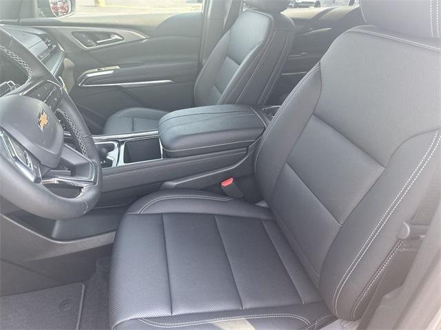 new 2025 Chevrolet Traverse car, priced at $42,470