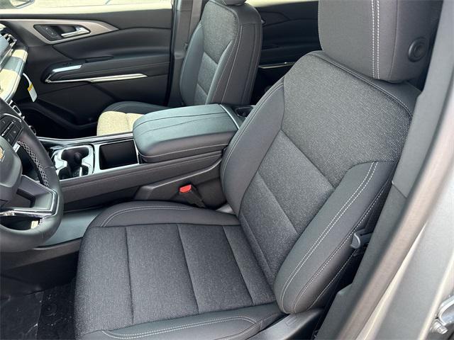 new 2025 Chevrolet Traverse car, priced at $39,070