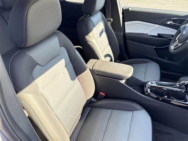 new 2025 Chevrolet Trax car, priced at $23,917