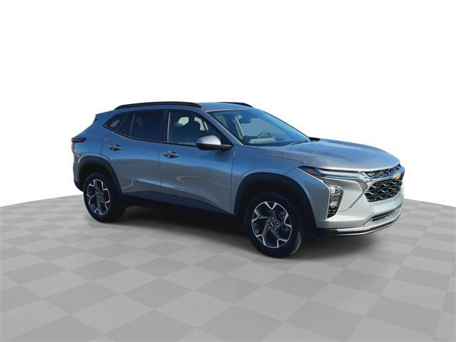 new 2025 Chevrolet Trax car, priced at $23,917