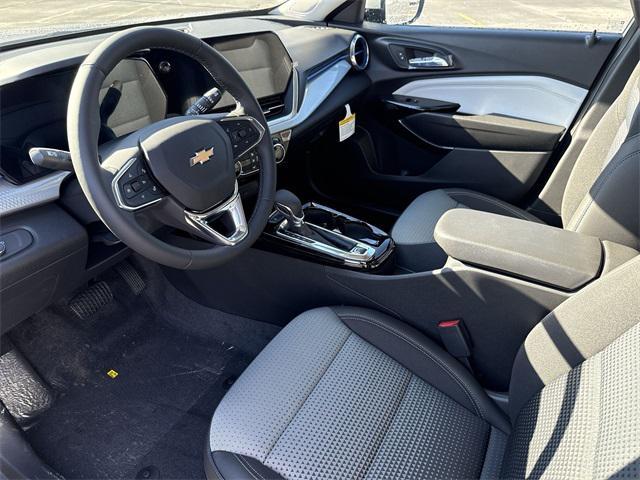 new 2025 Chevrolet Trax car, priced at $23,917