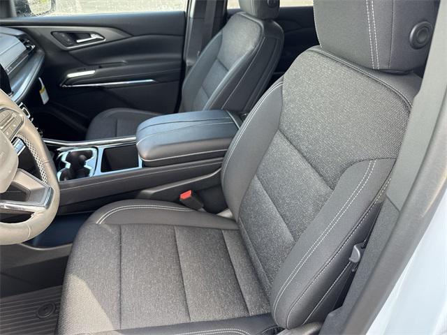 new 2026 Chevrolet Traverse car, priced at $44,006