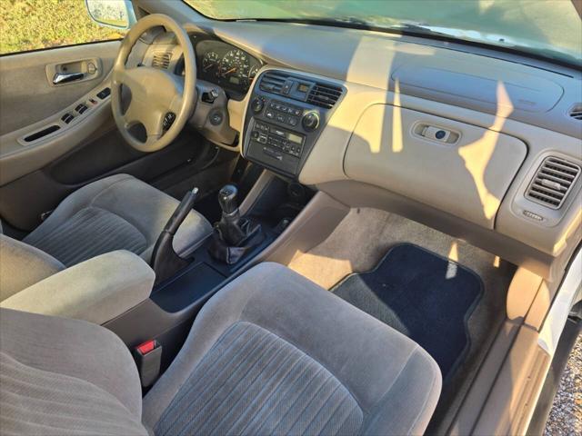 used 1998 Honda Accord car, priced at $5,700