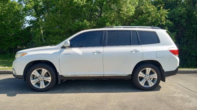 used 2013 Toyota Highlander car, priced at $13,250