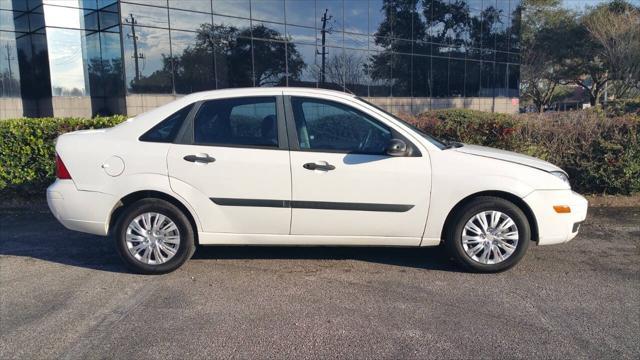 used 2006 Ford Focus car, priced at $2,750